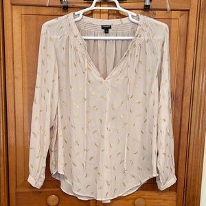 Torrid Tie-Neck Blouse 1X Cream & Gold Leaf Print Long Sleeve Crepe GUC